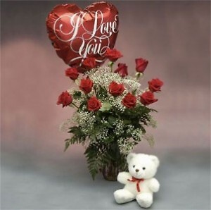 Dz. RED ROSES WITH A BEAR &amp; I LOVE YOU BALLOON