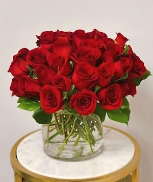 MOUNDED THIRTY RED ROSE IN A CYLINDER VASE