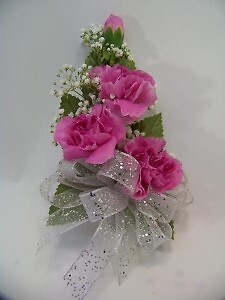 MINI CARNATION WRIST CORSAGE WITH BABYS BREATH WRIST CORSAGE