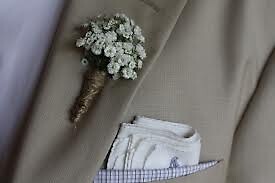 BABY&#039;S BREATH BOUTONNIERE